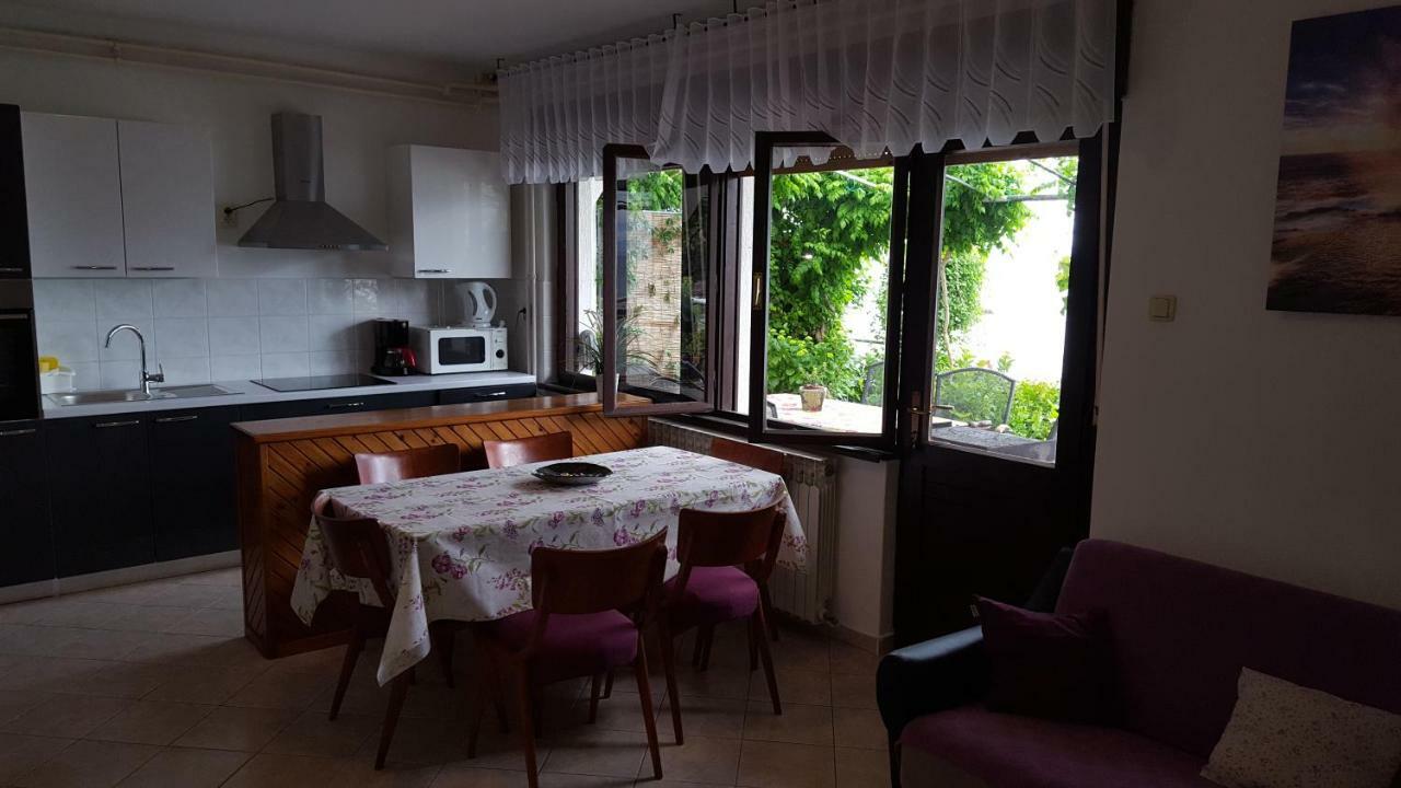 Apartmani Marenda Supetarska Draga Exterior foto
