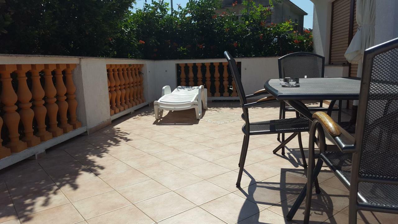 Apartmani Marenda Supetarska Draga Exterior foto
